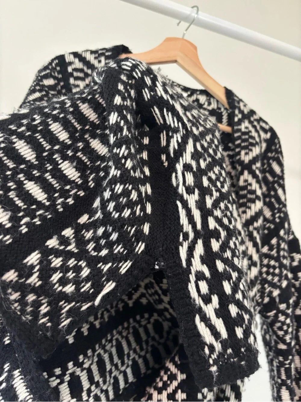 Velvet by Graham & Spencer Black & White Knit Patterned Cardigan